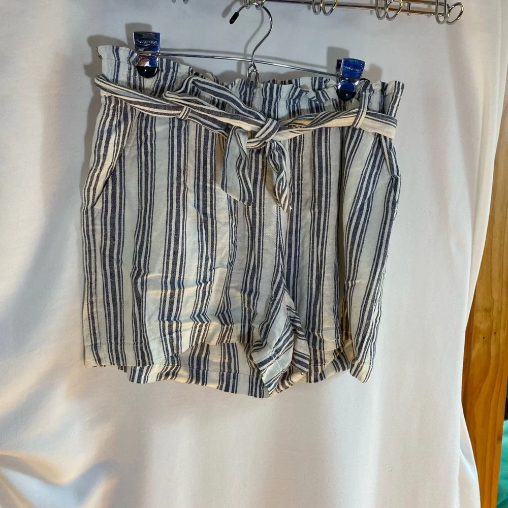 J. Crew Striped Blue and White Women's Medium Shorts, Linen/Viscose